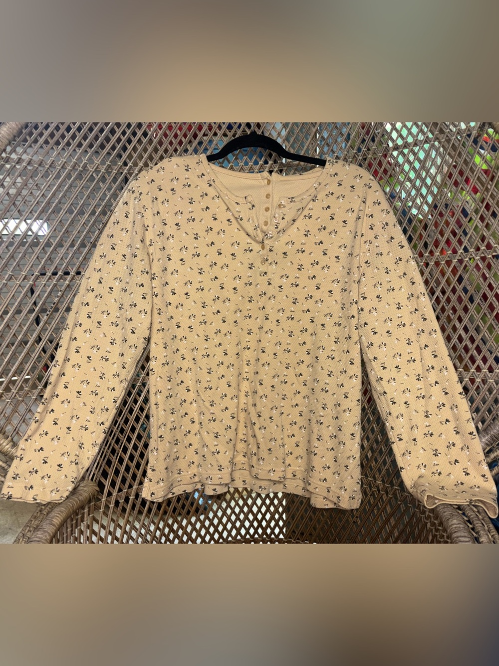 Bobbie Brooks Cream Floral Henley Long Sleeve Top Vintage